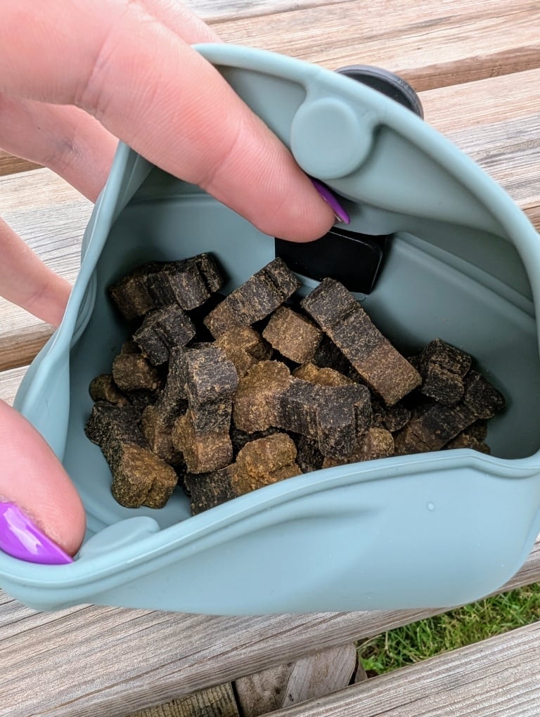 Zolux Silicone Snack Pouch