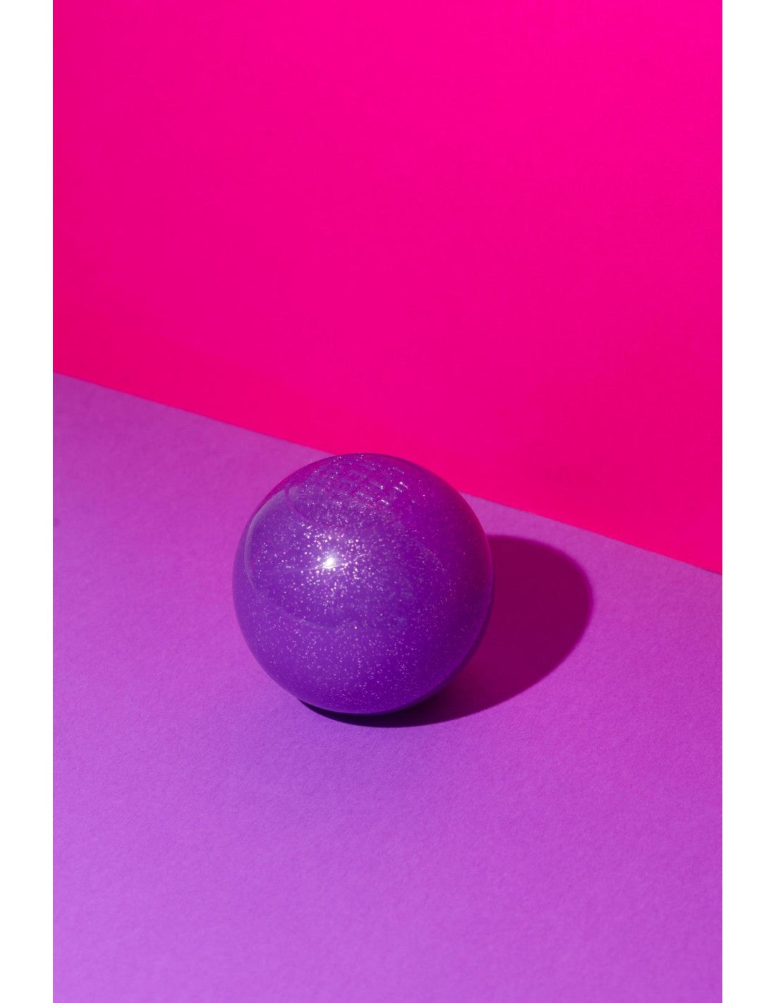 FuzzYard Brinquedo Interativo para Roer com Dispensador de Snacks – Truth Tellin' Treat Ball