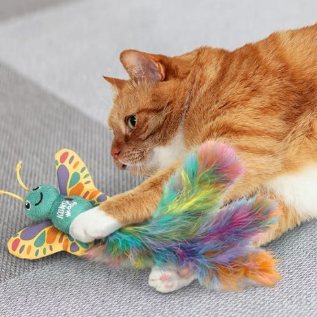 KONG Wubba Borboleta – Brinquedo Interativo para Gatos com Erva-Gateira, Sons e Caudas com Penas