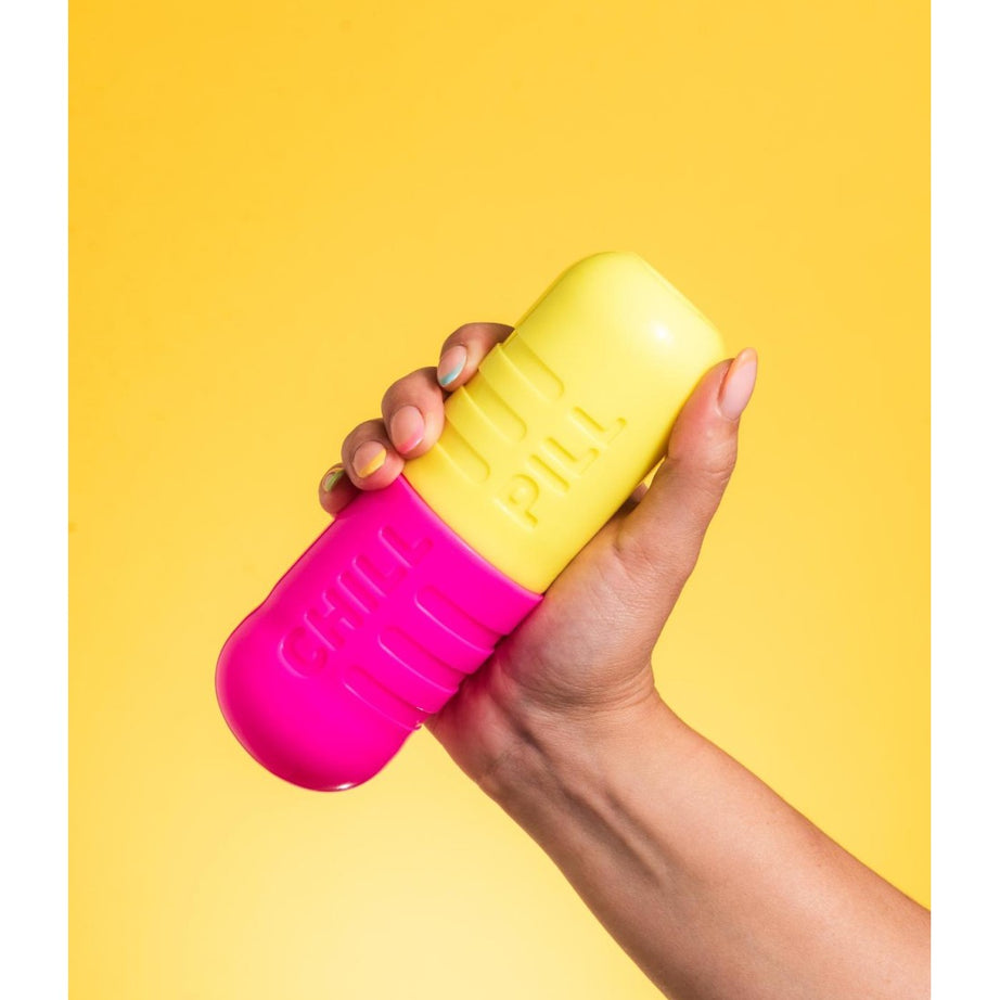 FuzzYard Brinquedo Interativo para Roer com Dispensador de Snacks – Chill Pill
