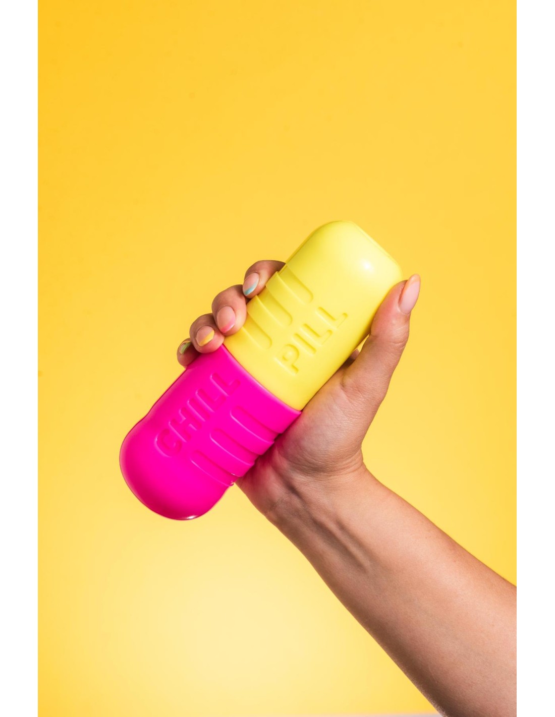 FuzzYard Brinquedo Interativo para Roer com Dispensador de Snacks – Chill Pill