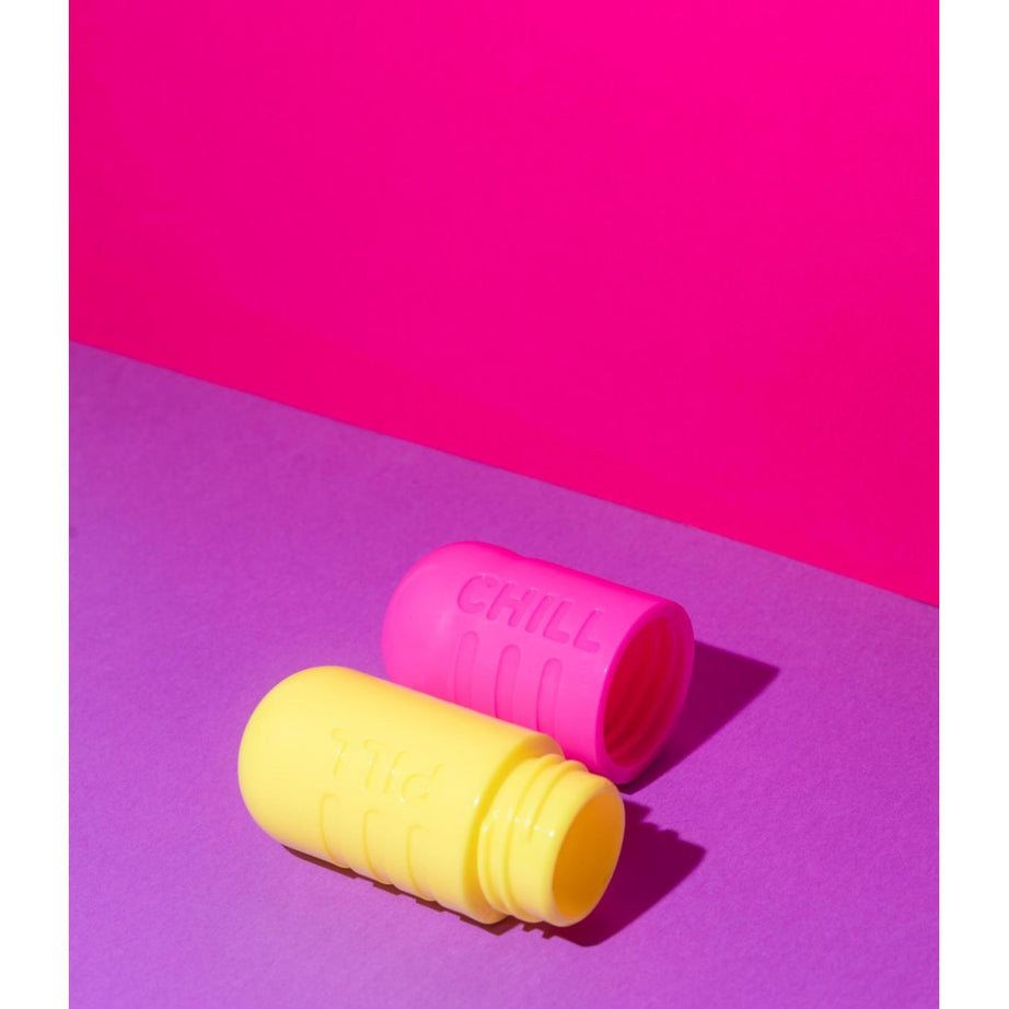 FuzzYard Brinquedo Interativo para Roer com Dispensador de Snacks – Chill Pill