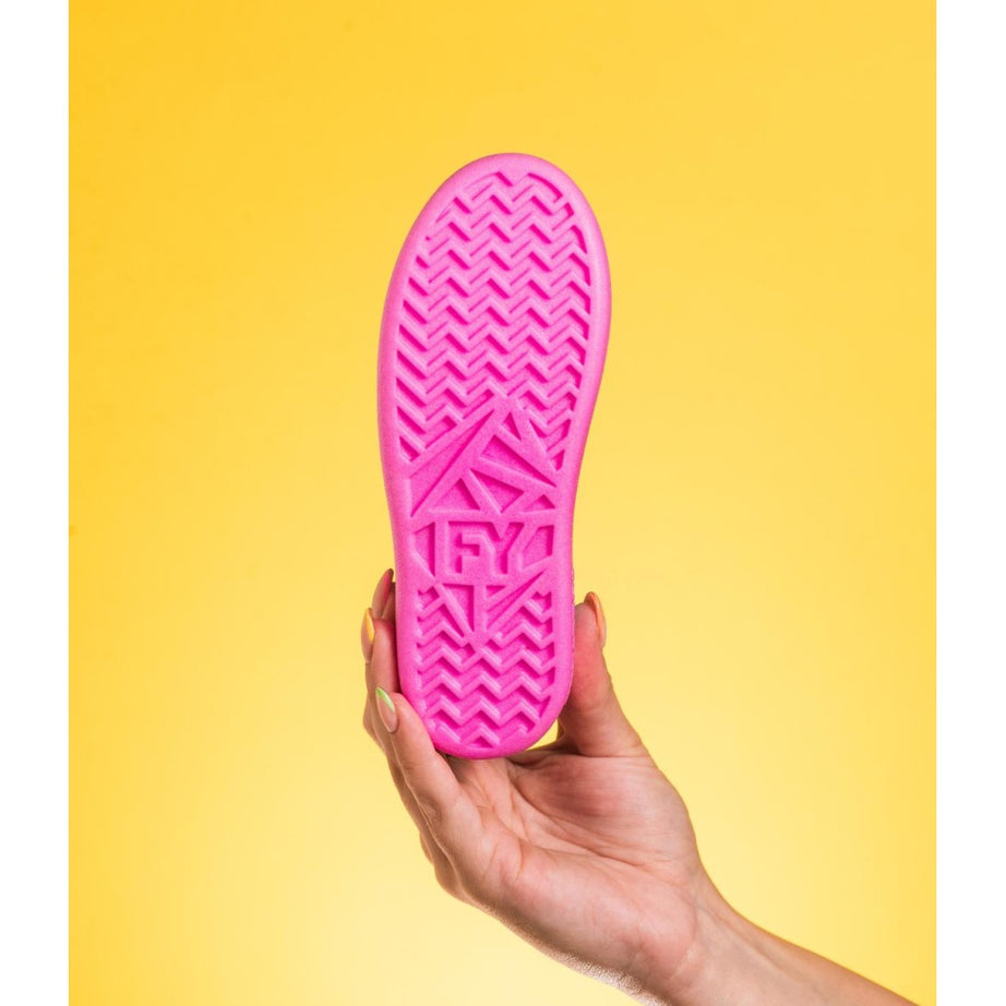 FuzzYard Brinquedo Interativo para Roer com Dispensador de Snacks – Fresh Kicks n' Licks