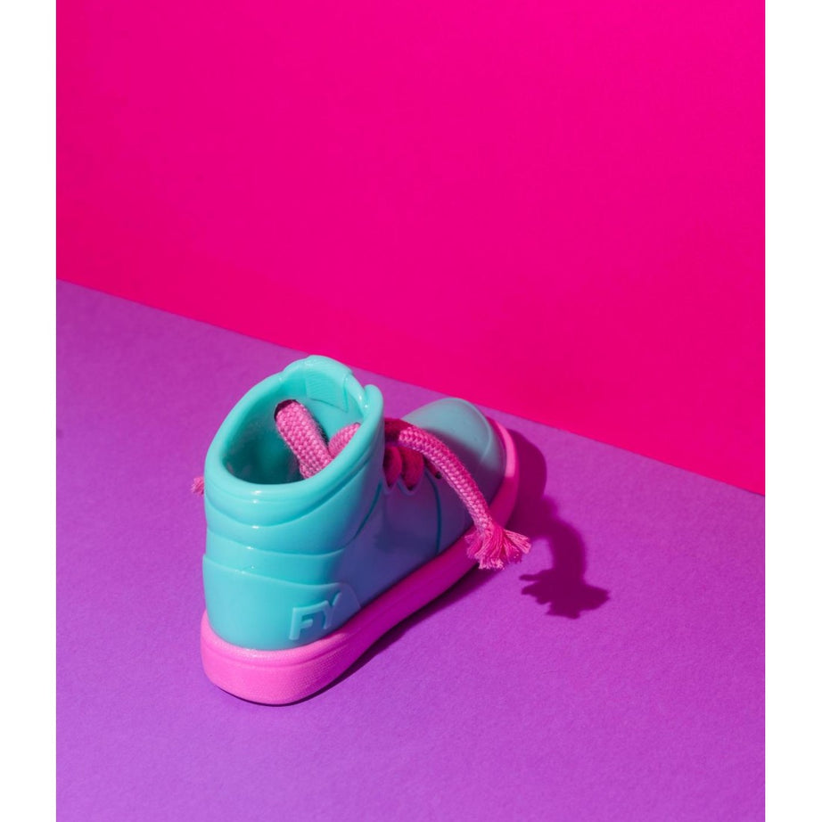 FuzzYard Brinquedo Interativo para Roer com Dispensador de Snacks – Fresh Kicks n' Licks